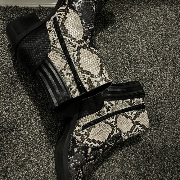 Booties - Picture 4 of 4